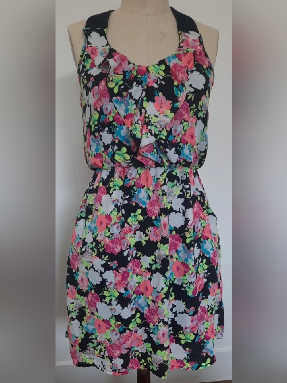 Xhilaration Jr. Size S Short Dress Sleeveless Black Floral Pockets V-Neck